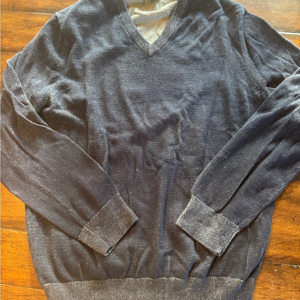 Men’s Express Dark Gray/Blue Heathered V-Neck Sweater-Size Large